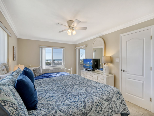 Charming Siesta Key Two Bedroom Vacation Rental